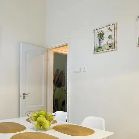 Pasti Central Apartment. Apartament *